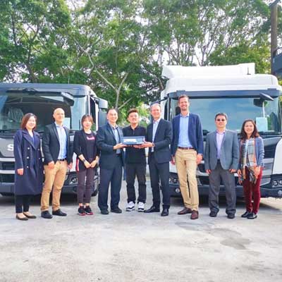 FULONGMA et SCANIA lancent le camion poubelle à compression à plancher surbaissé de troisième génération à Hong Kong