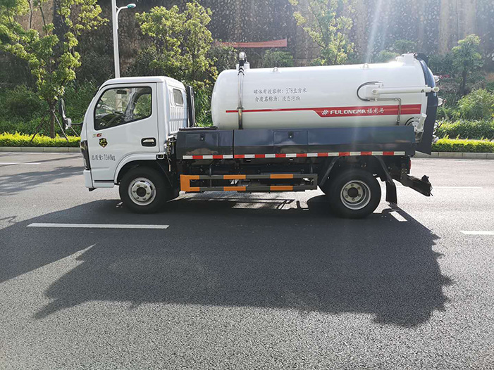 Camion aspirateur d’eaux usées – FLM5070GXWDG6