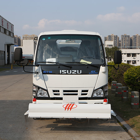 Configuration et avantages fonctionnels du camion de nettoyage haute pression FULONGMA de taille moyenne de 7 tonnes