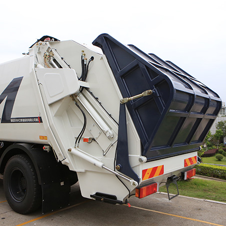 Configuration et avantages du camion à ordures à compression FULONGMA de taille moyenne à 12 voies