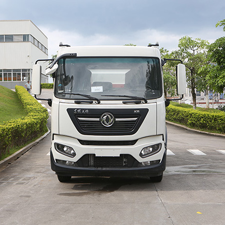 Ce qu'il faut pour faire fonctionner un camion à déchets moderne dans une ville animée